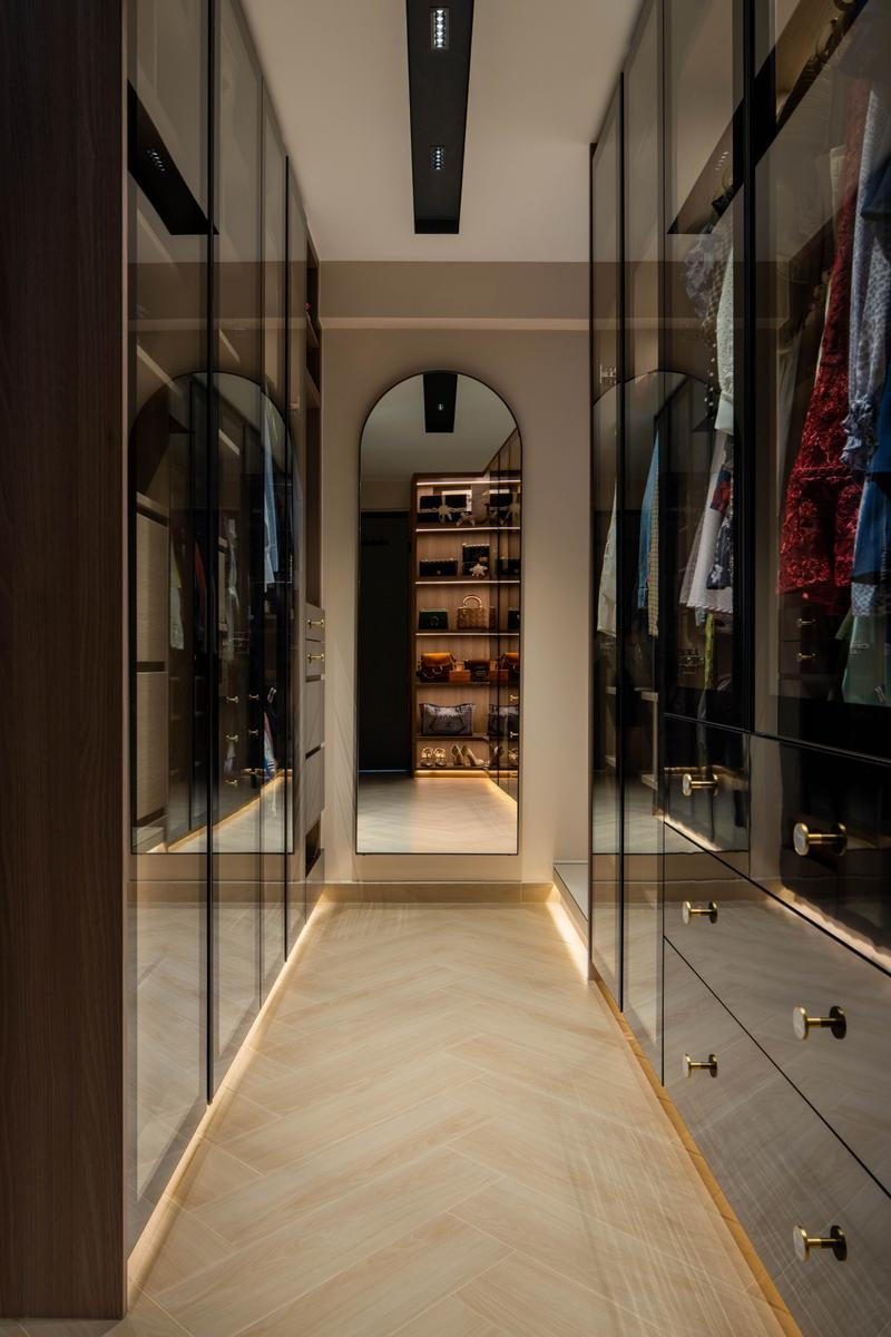 walk in wardrobe 