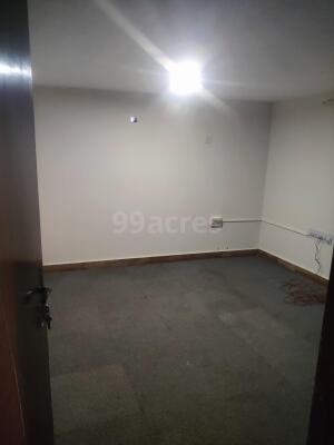 Ready to move Office Space in Nandanam Extension Chennai South - 300 Sq ...