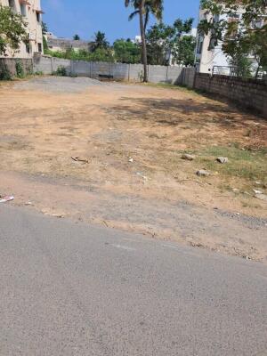 Residential land / Plot for sale in Thalambur Chennai South - 439 Sq. Yard.