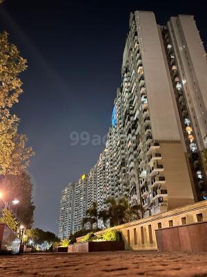 4 BHK Apartment / Flat for sale in ATS One Hamlet Sector 104 Noida ...