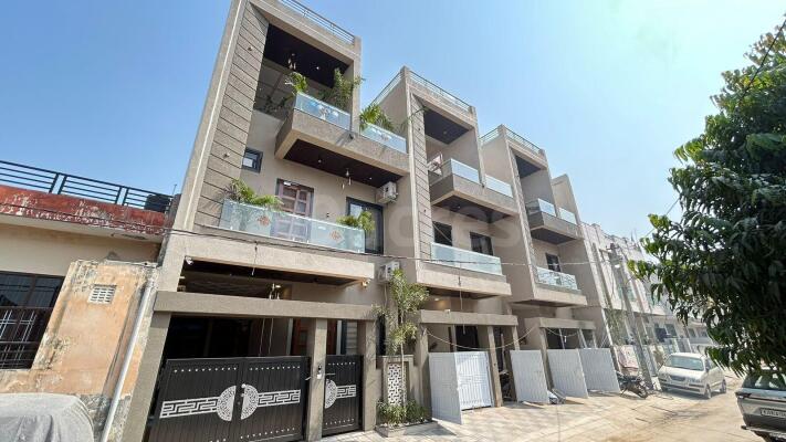 ₹1.7 Crore, 4 bhk House/Villa in Gandhi Path - House