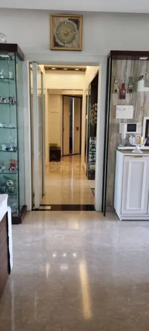 Lokhandwala complex flat prices clearance