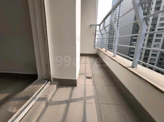 3 BHK Flat for rent in Sector 110, Noida