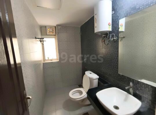 3 BHK Flat for rent in Sector 110, Noida