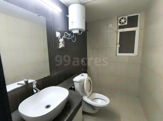 3 BHK Flat for rent in Sector 110, Noida