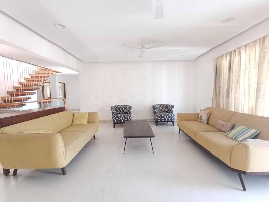 ₹2.33 Crore, 4 bhk Residential Apartment in Nehru Nagar - Hall