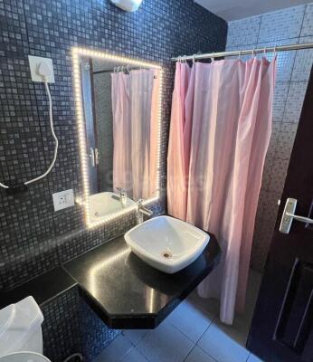 2 BHK Flat for rent in Sector 110, Noida