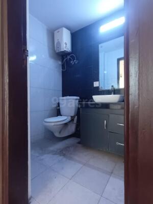 2 BHK Flat for rent in Sector 110, Noida