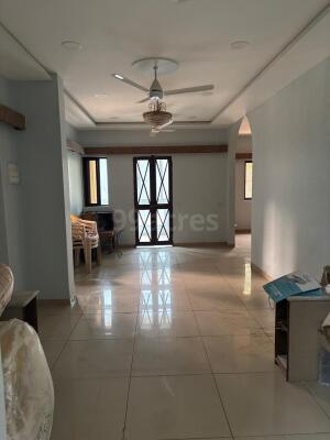 ₹95 Lac, 4 bhk Residential Apartment in Race Course Circle - Hall