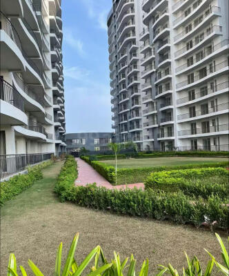 ₹75 Lac, 2 bhk Residential Apartment in Sector 25 Noida - Building