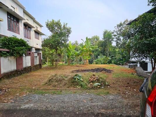 ₹72 Lac, Land/Plot in Thondayad - Land