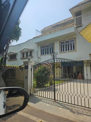 4 BHK House / Villa for sale in Anand Niketan Delhi - 2700 Sq. Ft.