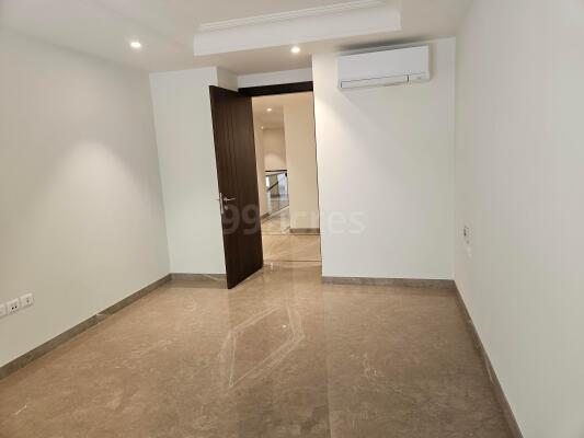 6 BHK House / Villa for sale in Shanti Niketan Delhi - 5400 Sq. Ft.