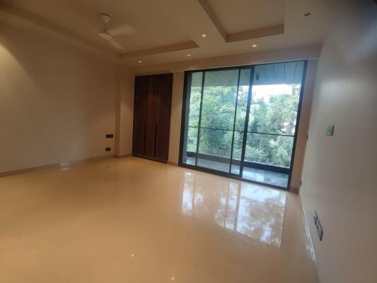 5 BHK House / Villa for sale in Shivalik Colony Delhi - 1800 Sq. Ft.