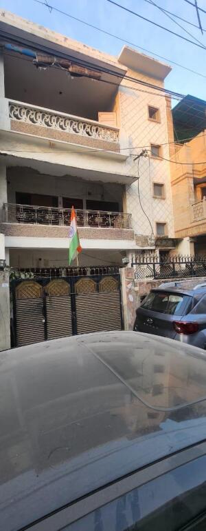 4 BHK House / Villa for sale in South Extension 1 Delhi - 200 Sq. Ft.