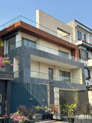 5 BHK House / Villa for sale in Block B Sector 44 Noida - 4844 Sqft