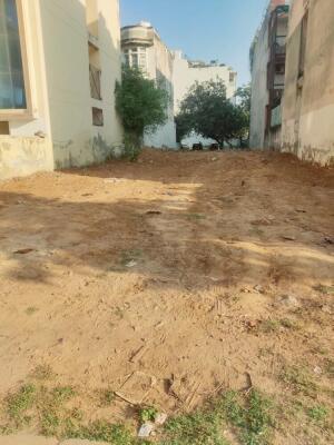 Residential land / Plot for sale in Sector 57 Gurgaon - 263 Sq. Yard.