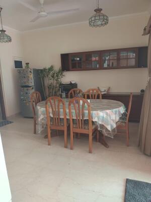 9 BHK House / Villa for sale in South Extension 1 Delhi - 1800 Sqft