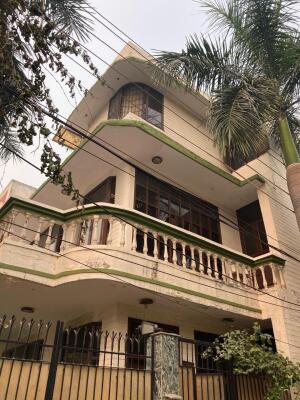 Paying Guest / Hostel / PG in F Block Sector-41 Noida
